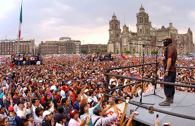 De la señora sociedad civil a la otra campaña: antagonismo y emancipación en la multitud urbana zapatista